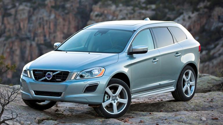 2011 Volvo XC60 in green.